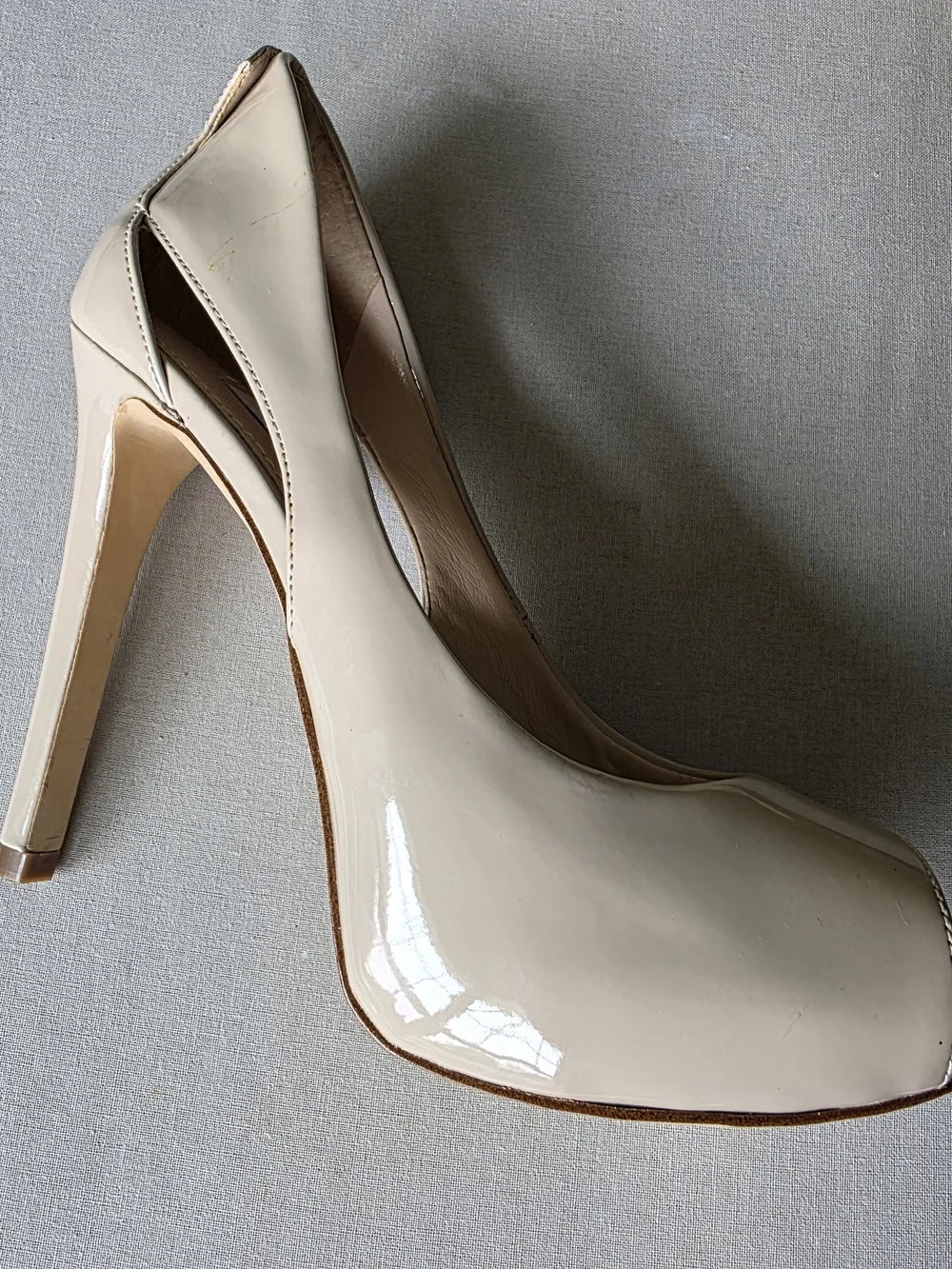 GUESS Harrah Nude Patent Peep Toe D'Orsay Platform Pumps Stiletto Heels 6.5M